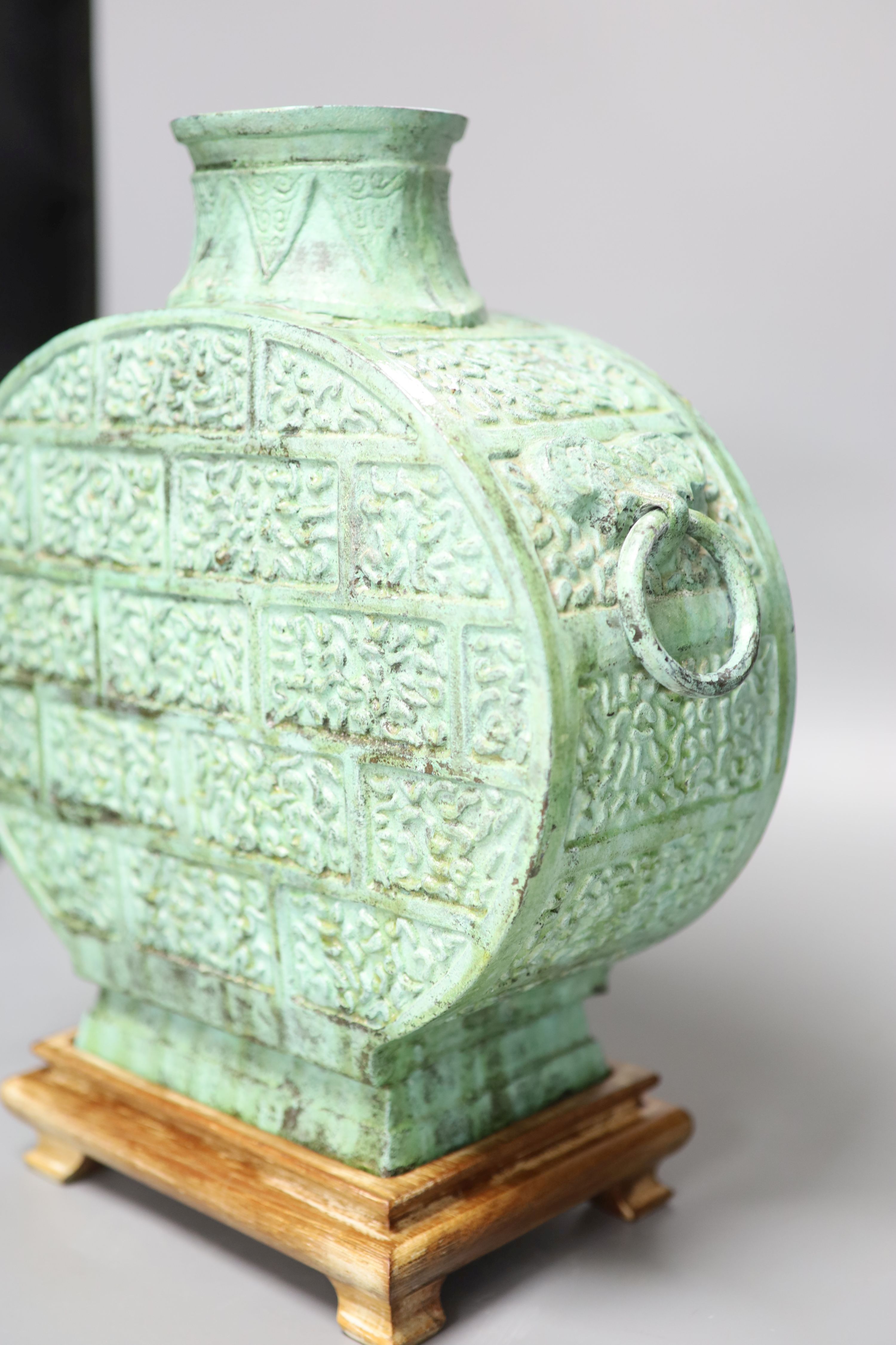 A large Chinese archaistic bronze vessel, bianhu, late 20th century